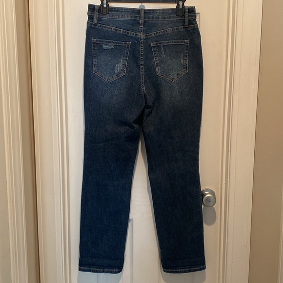 NWOT- YMI DREAM  DISTRESSED MOM JEANS RIPS & WHISKERS SIZE 9/29 - Picture 2 of 7